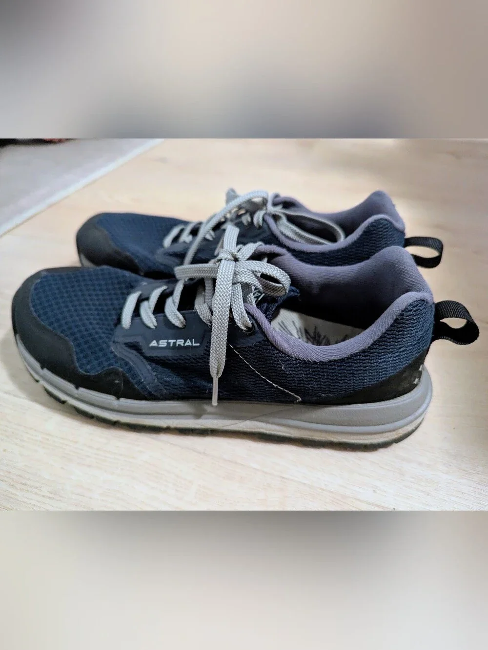 Astral Women’s TR1 Mesh Navy and Gray Hike And Water Shoes, Size 8.5